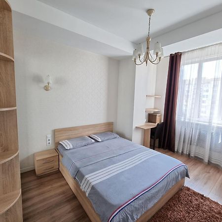 Extra Grand Lev Tolstoi Two Bedrooms Кишинів Екстер'єр фото