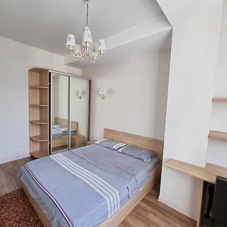 Extra Grand Lev Tolstoi Two Bedrooms Кишинів Екстер'єр фото