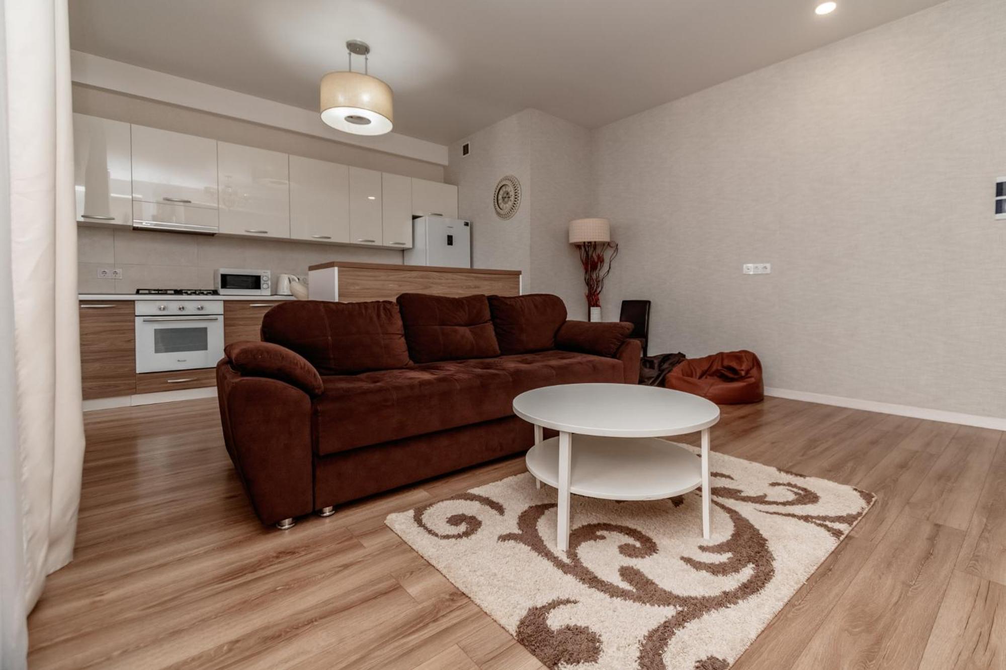 Extra Grand Lev Tolstoi Two Bedrooms Кишинів Екстер'єр фото